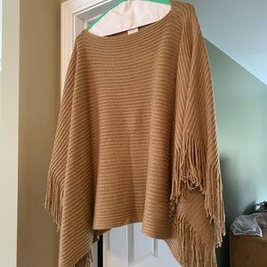 Chico’s ladies poncho with fringe